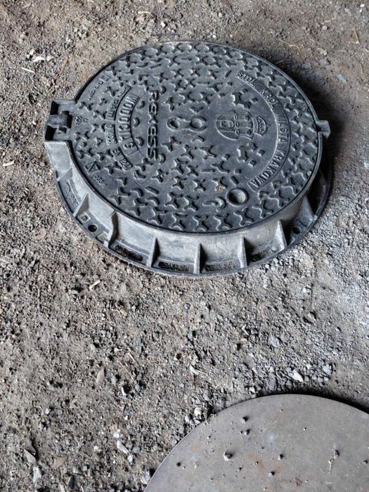 Właz żeliwny d400 fi 600