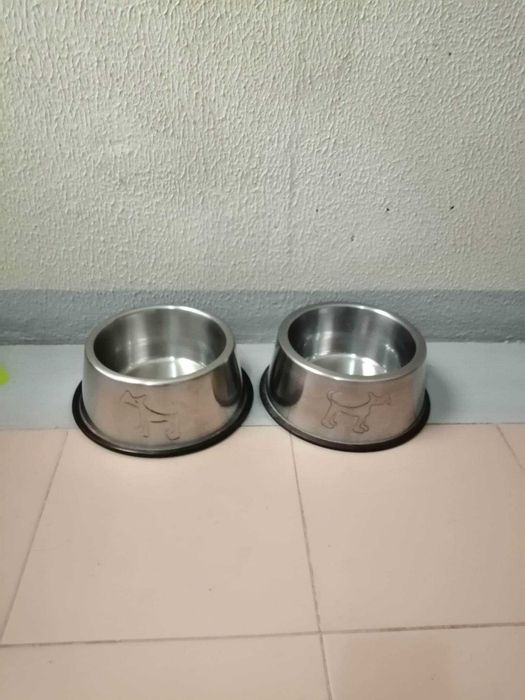 Comedouro e Bebedouro para Cão Grande / Feeder/waterer for large dogs
