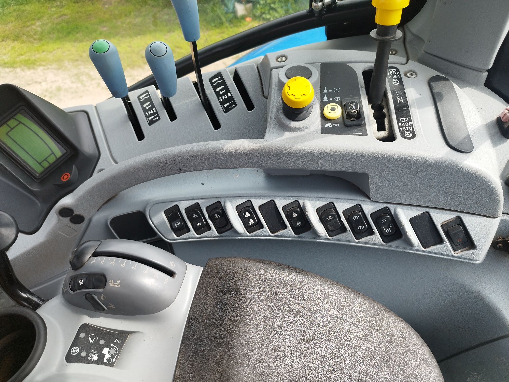 New Holland T7030