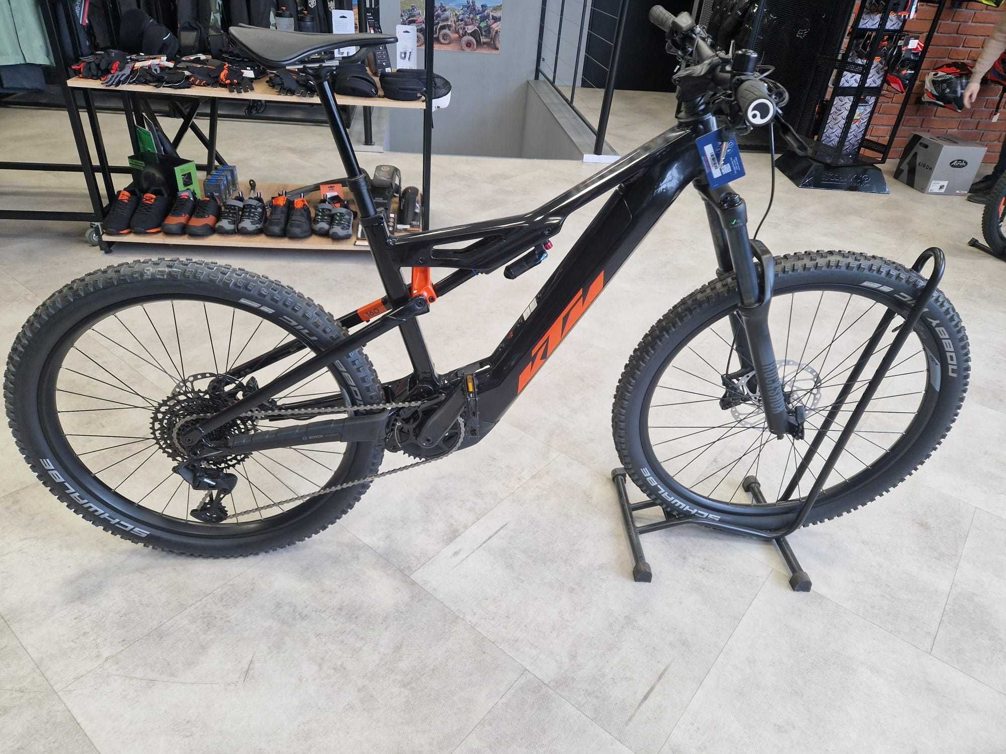 Macina Kapoho 7973 flaming black (orange)