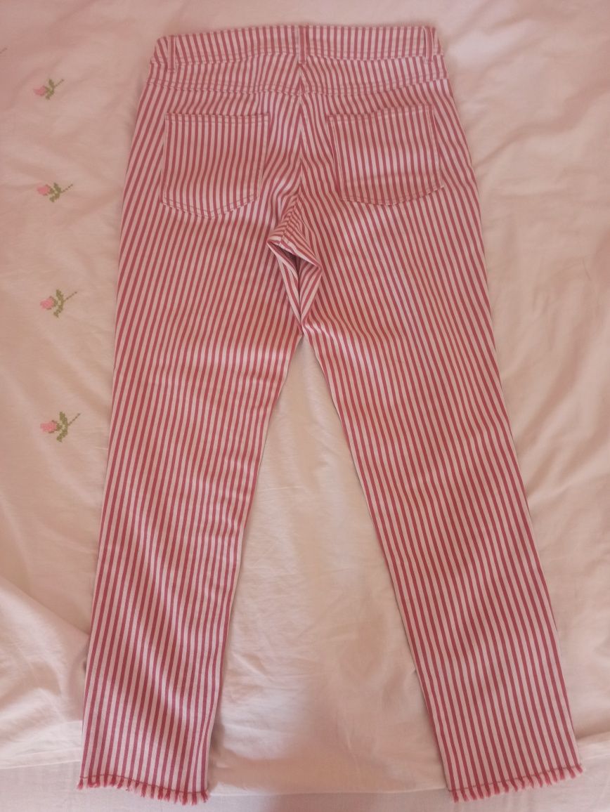 Spodnie czerwono-białe w paseczki rozmiar 40 L