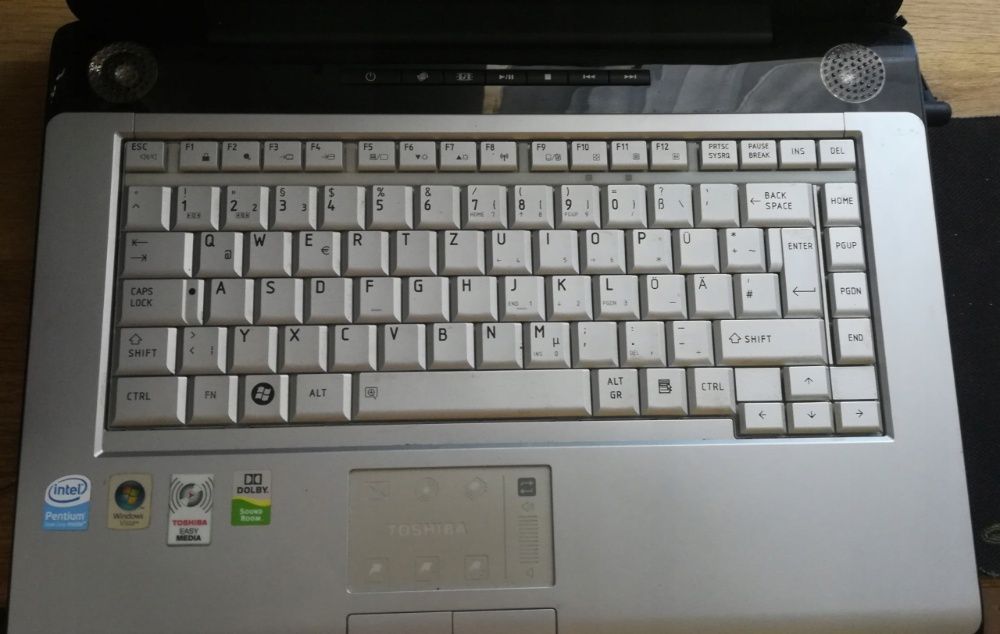 laptop TOSHIBA SATELITTE uszkodzony na części