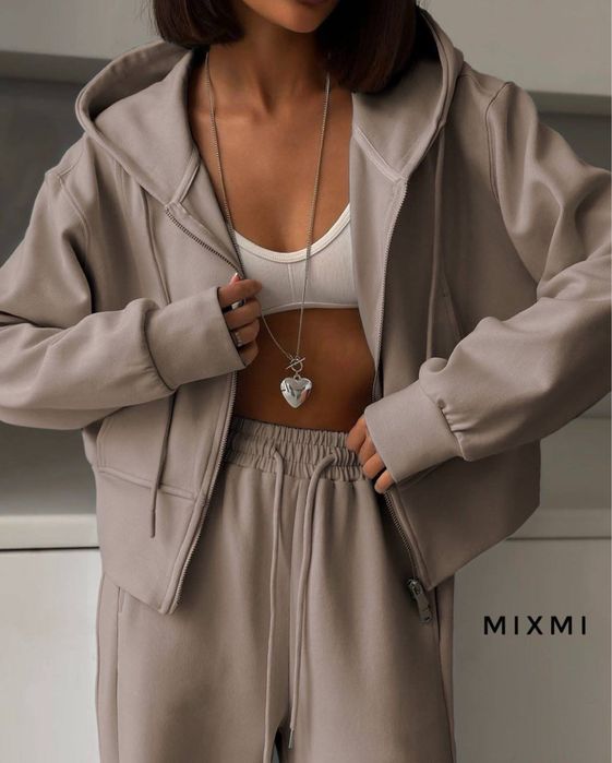 Жіночий костюм спортивний весняний