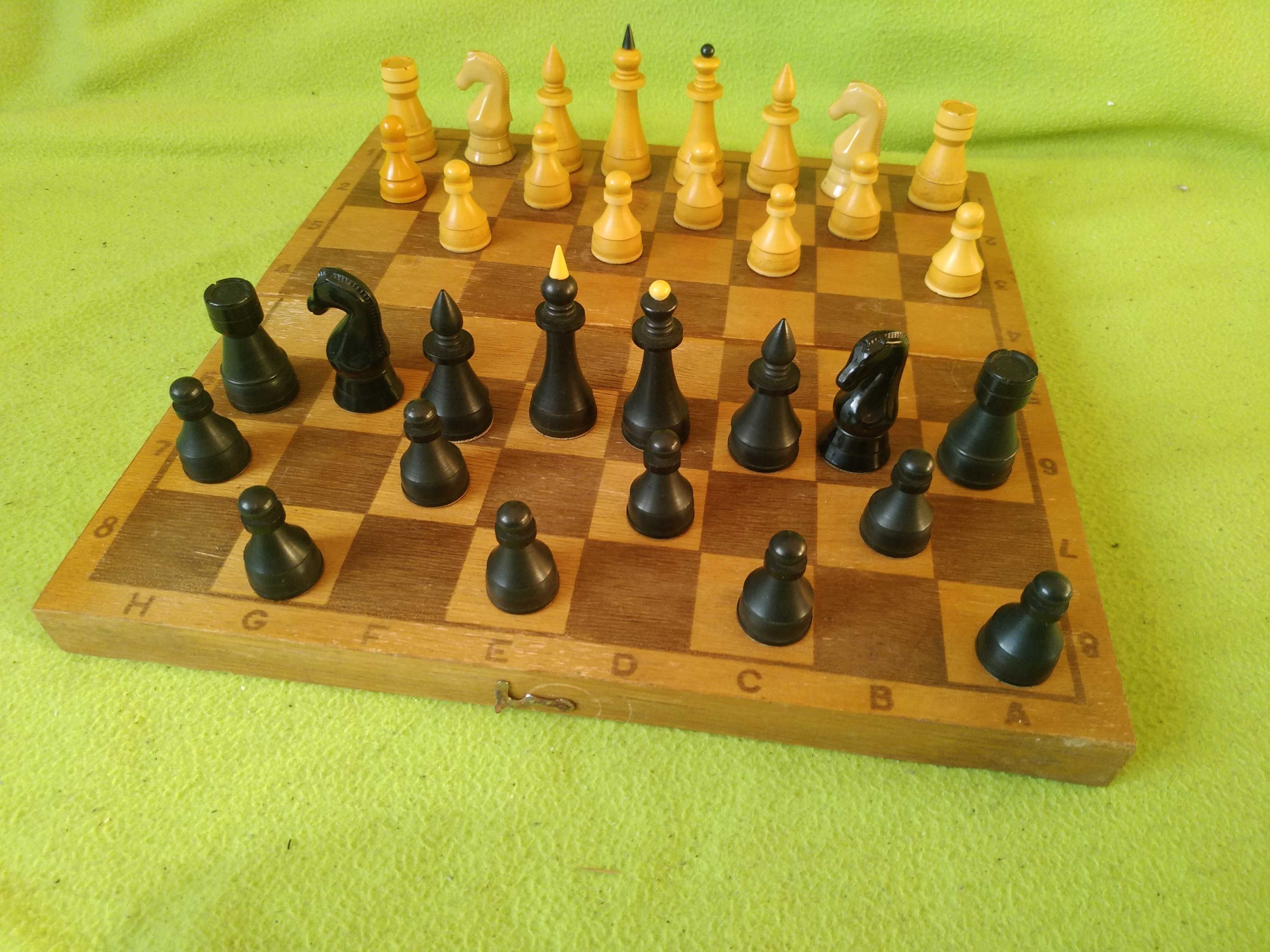 БАКЕЛИТОВЫЕ шахматы, шахмати (60 тые года) - БЕЗ ПОВРЕЖДЕНИЙ!