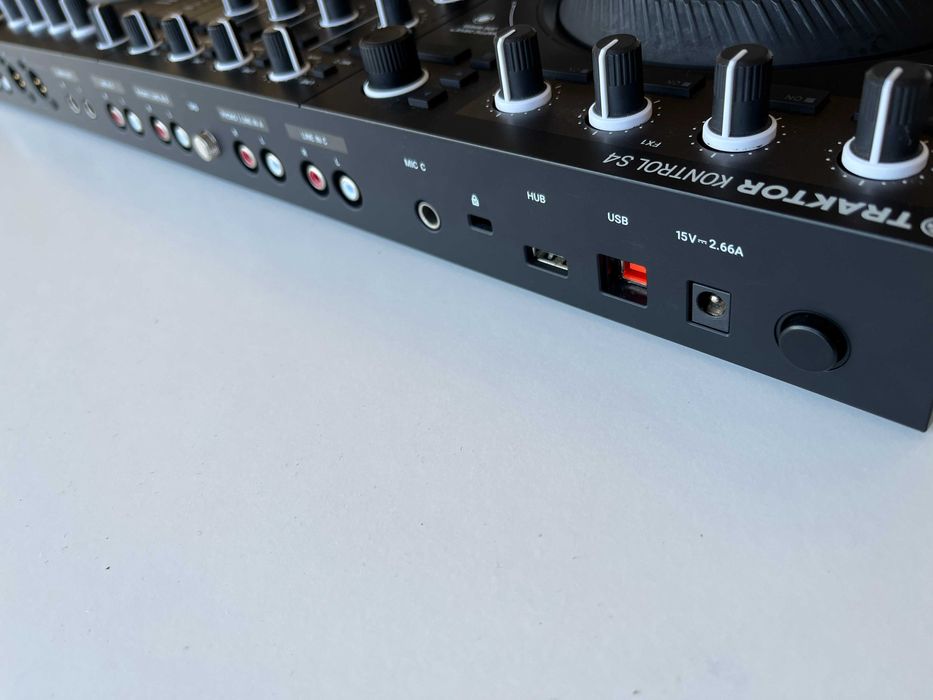 Traktor S4 MK3 + Mala Gator