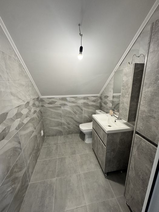 Будинок з новим ремонтом і технікою, великою ділянкою в м.Кременець Те