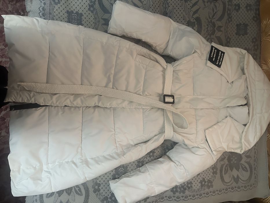 Куртка жіноча зима, довга, біла
