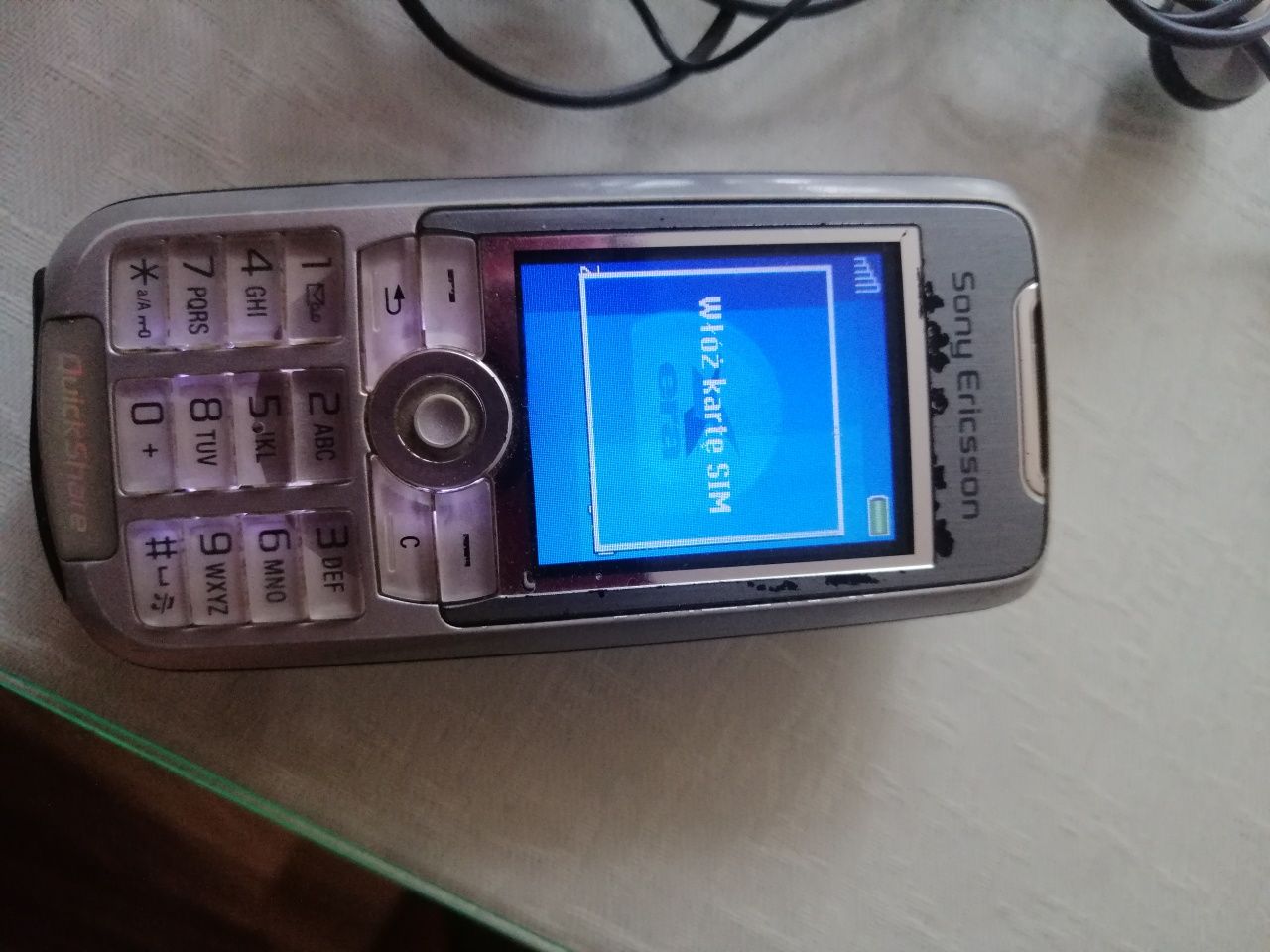 Stary telefon Sony Ericsson K700i dla kolekcjonera