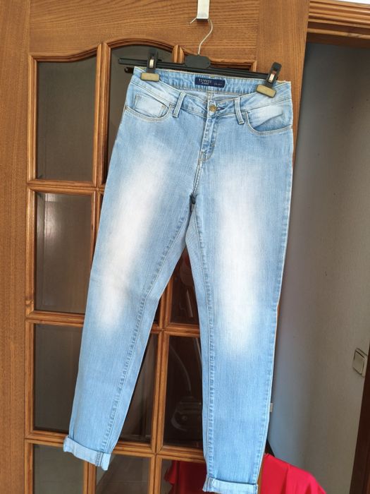 Calça de ganga de mulher da marca Tiffosi