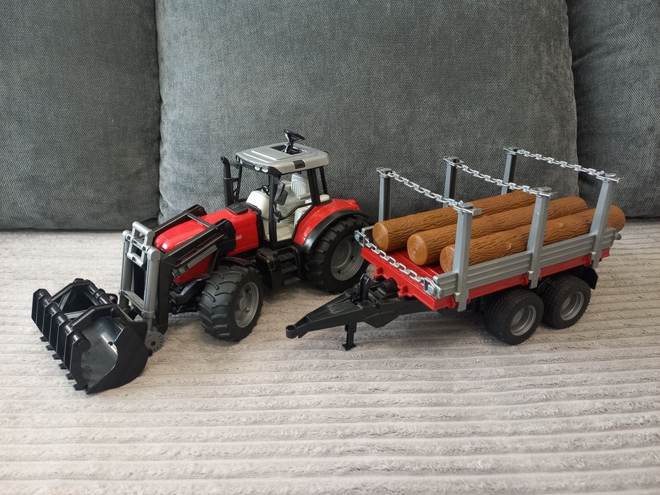 Трактор Massey Ferguson з ковшем та причіпом від Bruder