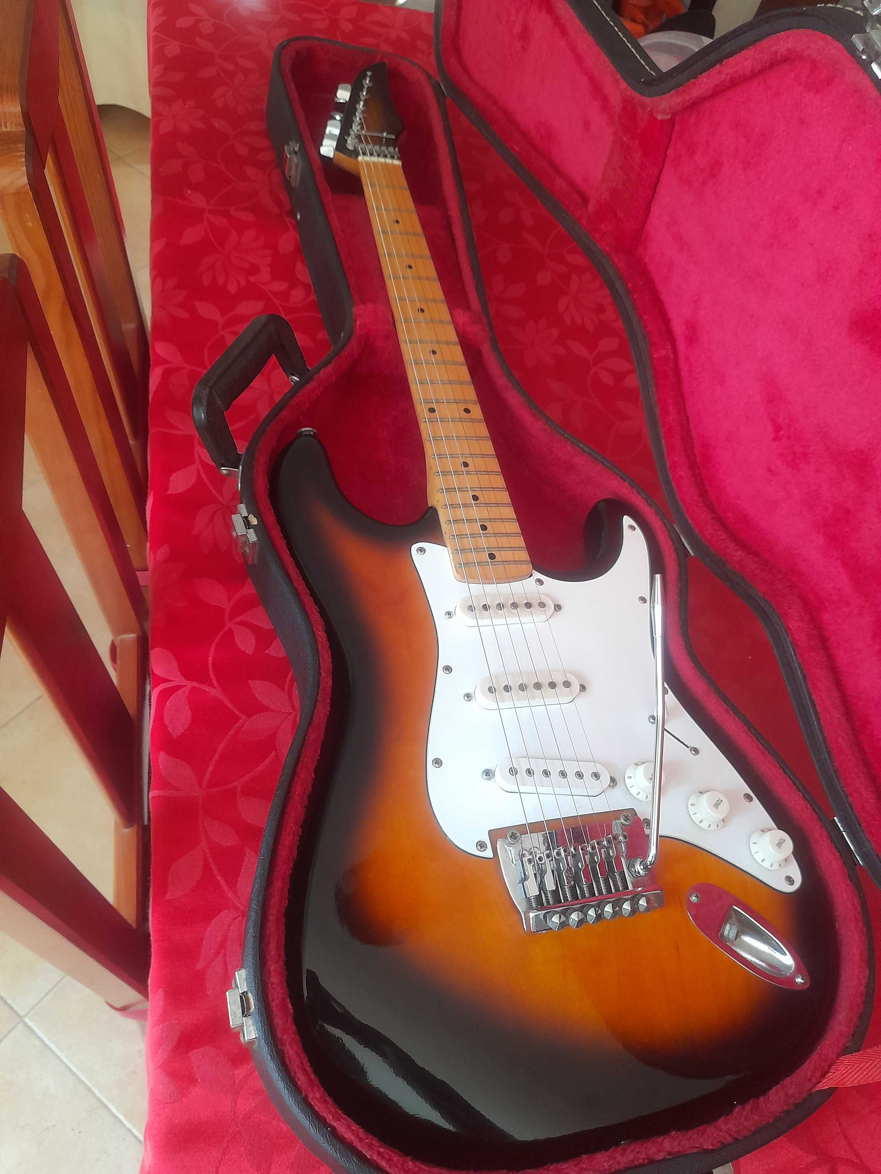 Guitarra Hondo + Case