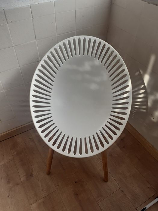 Cadeira oval bom estado