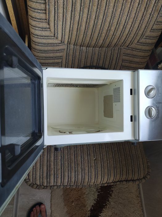 Мікрохвильова піч з грилем  sanyo