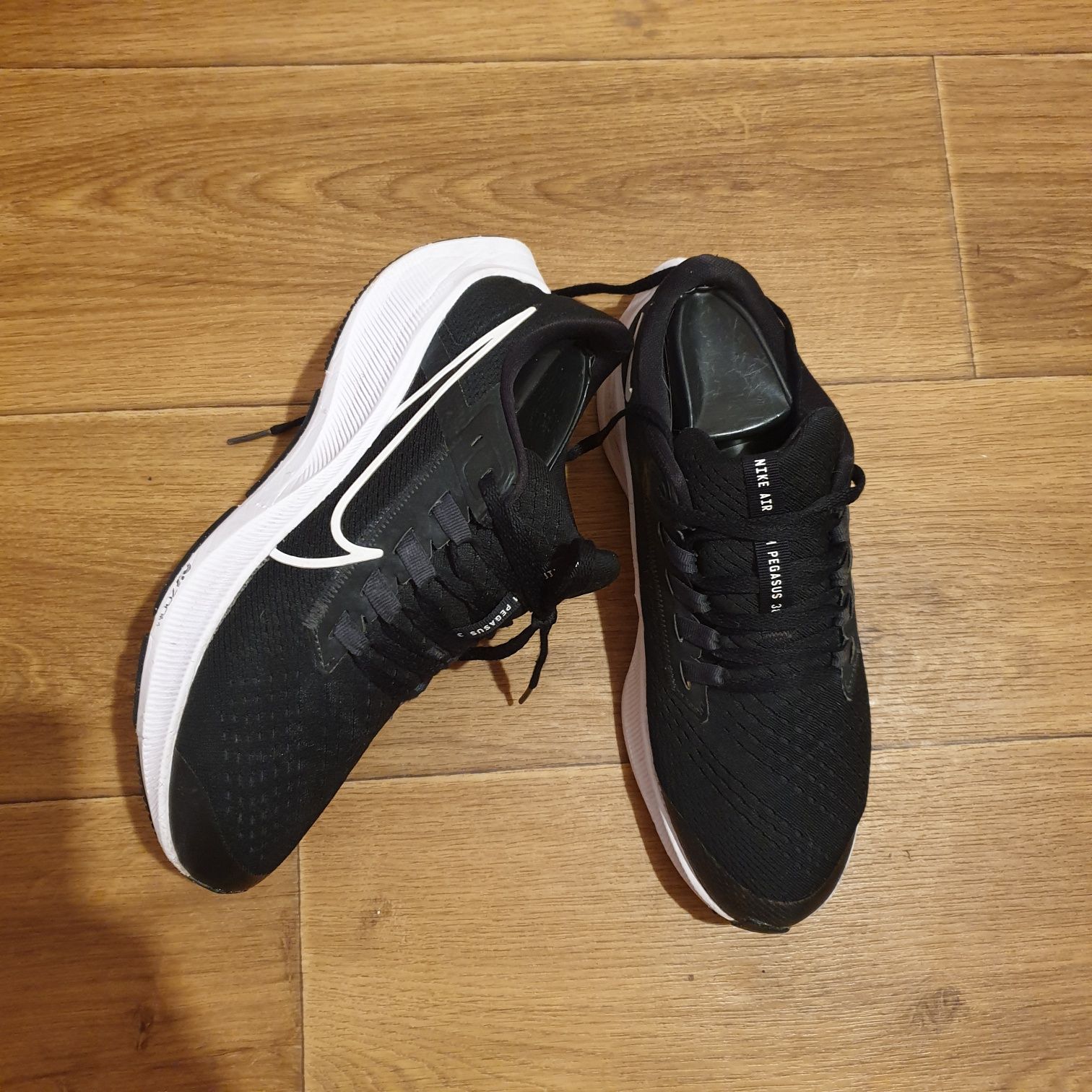 Женские кроссовки Nike 38.5 zoom чёрные