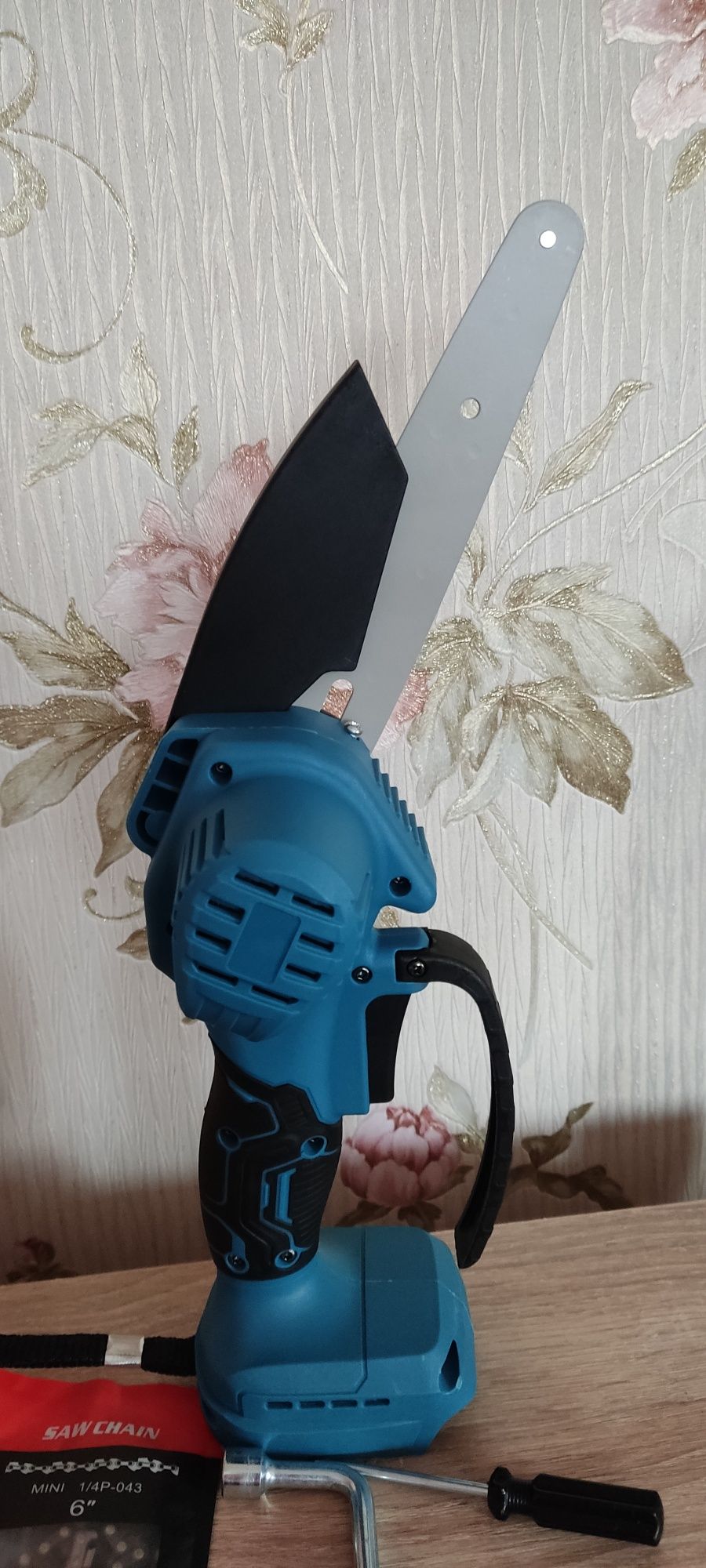 Ланцюгова 6" міні пилка для акумуляторів макіта (makita  BL18)