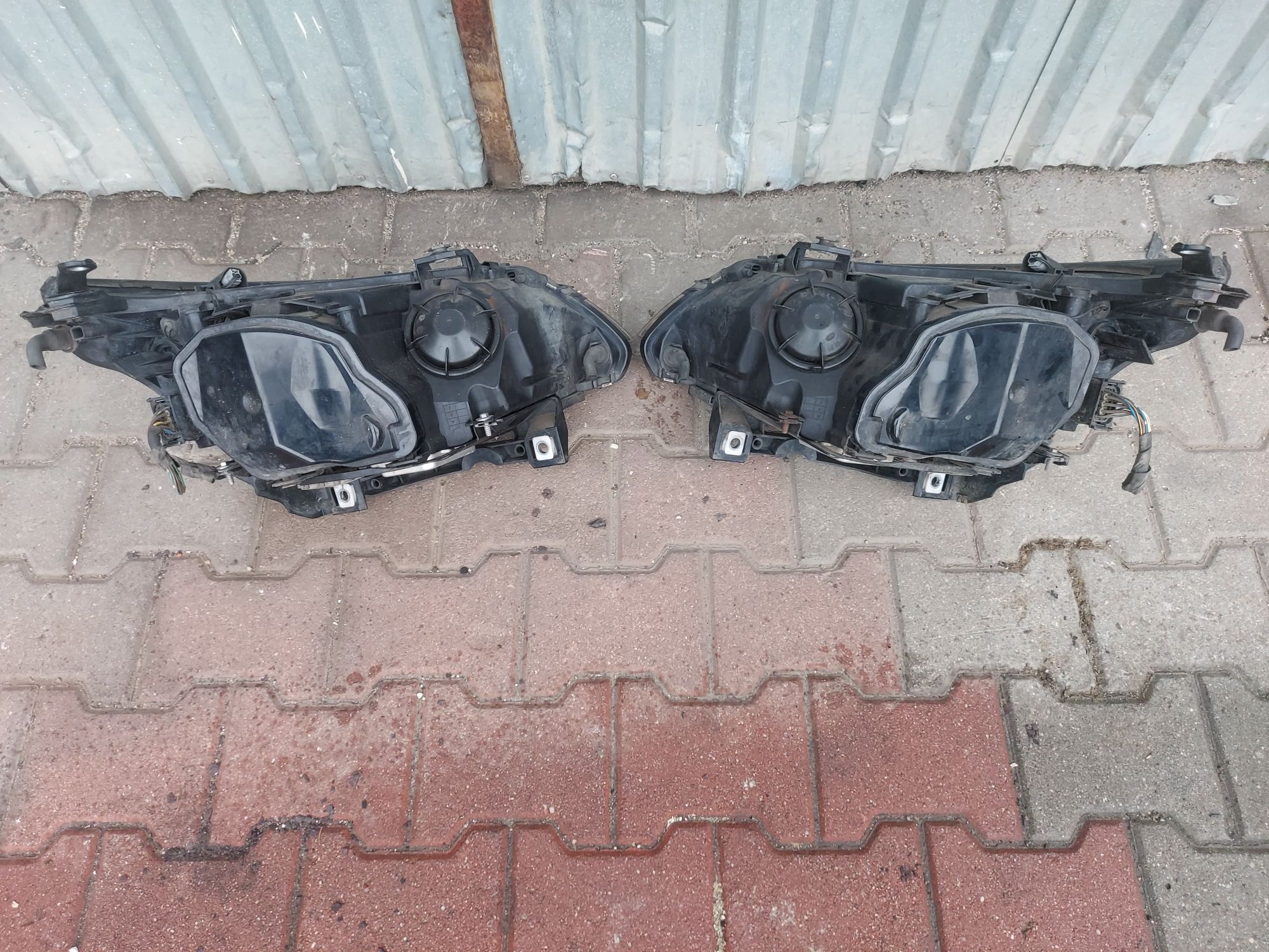 Lampa reflektor BMW E60 E61 LIFT LCI xenon skrętna dynamic EUROPA