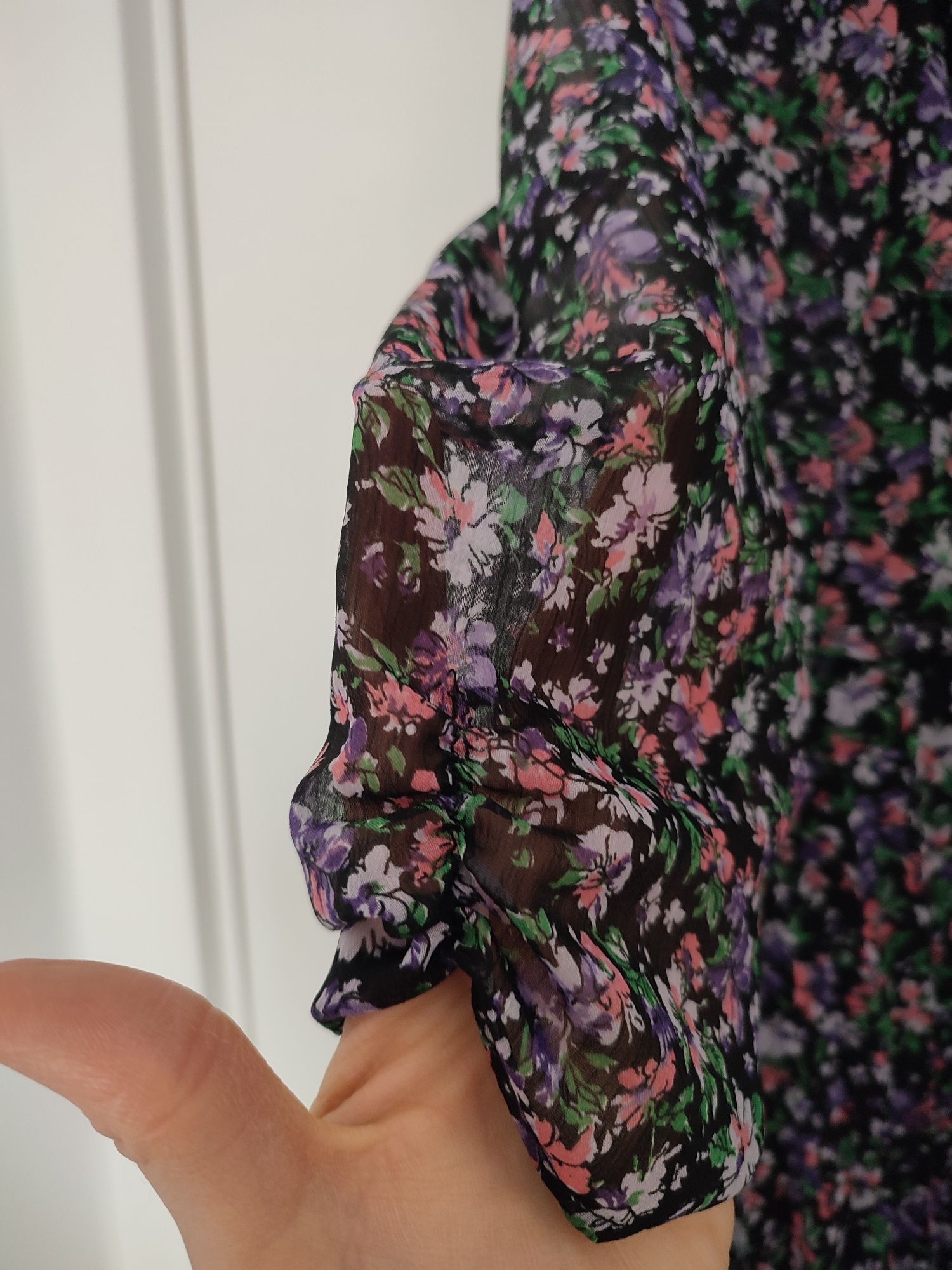 Vestido florido Zara