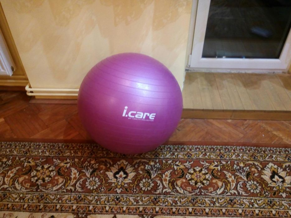 Гімнастичний м'яч