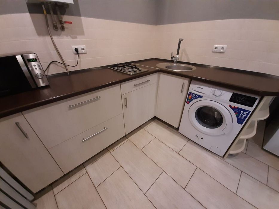 Сдается 1к квартира в центре.