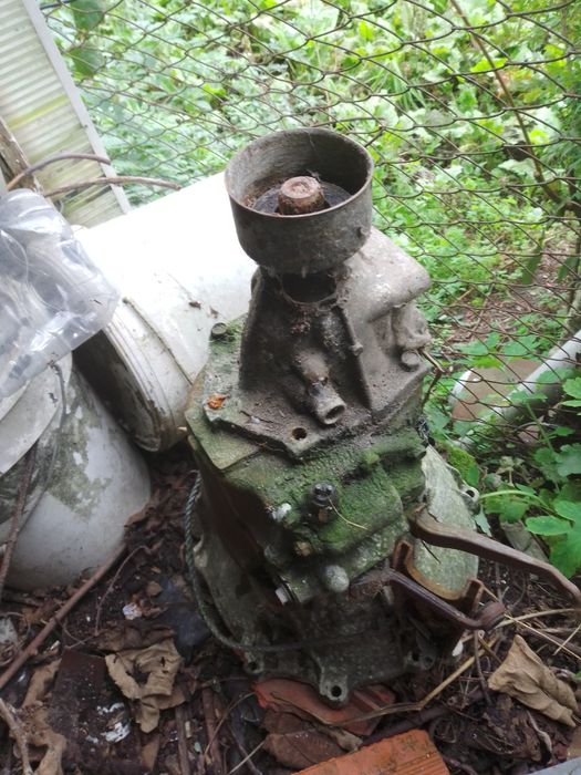 Peças de carros antigos Toyota e Peugeot