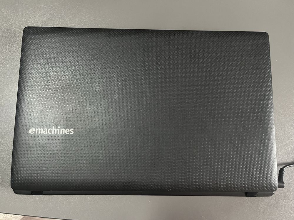 Продам ноутбук на запчасти emachines