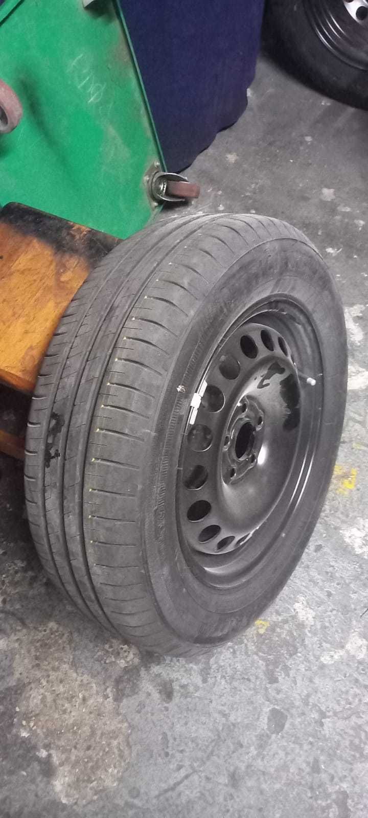 Jante suplente Renault 15” NOVA com pneu – 100 €
