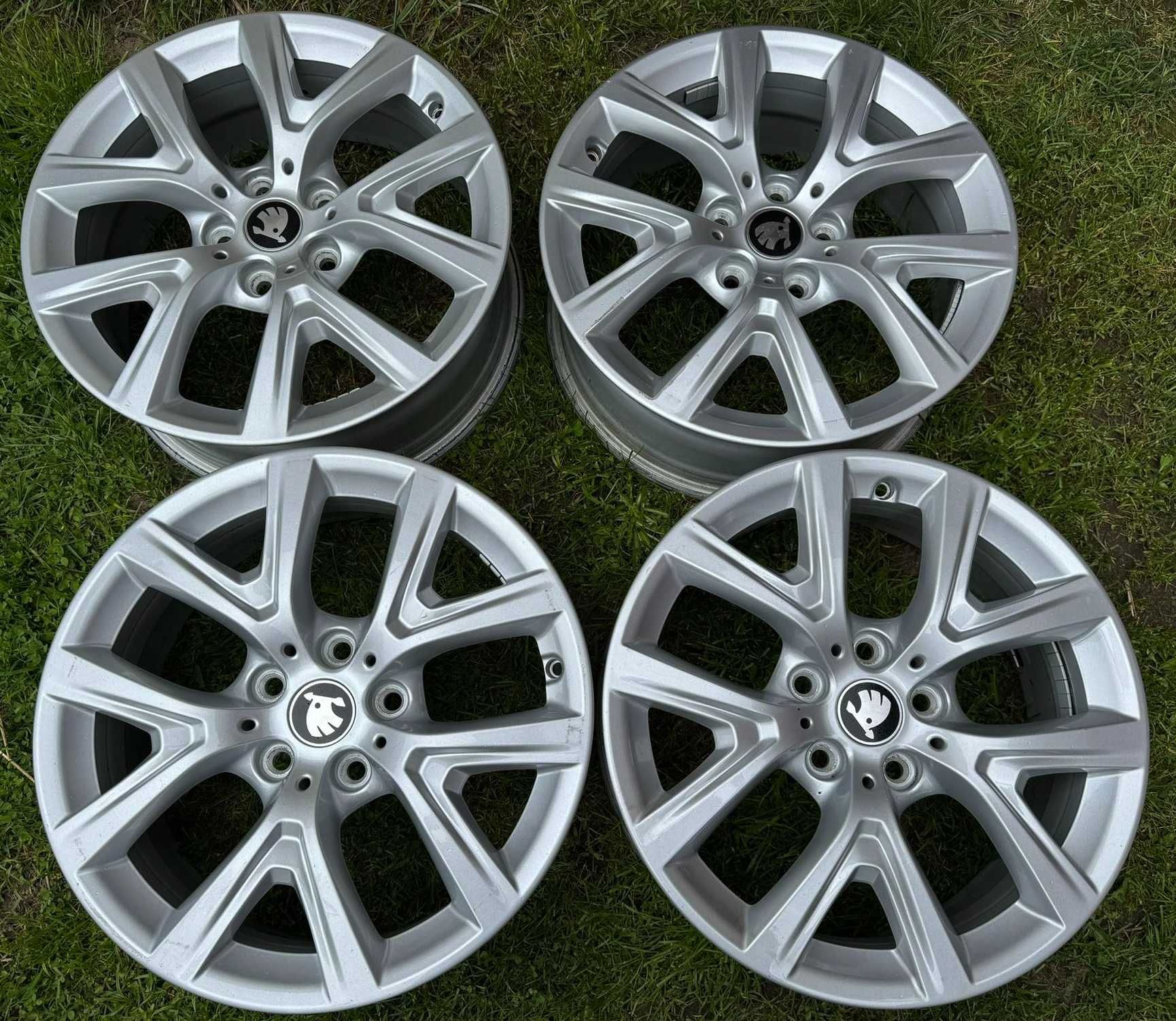 Alufelgi 5x112 r17 Skoda Kodiaq Octavia II III Superb Yeti Karoq 98#