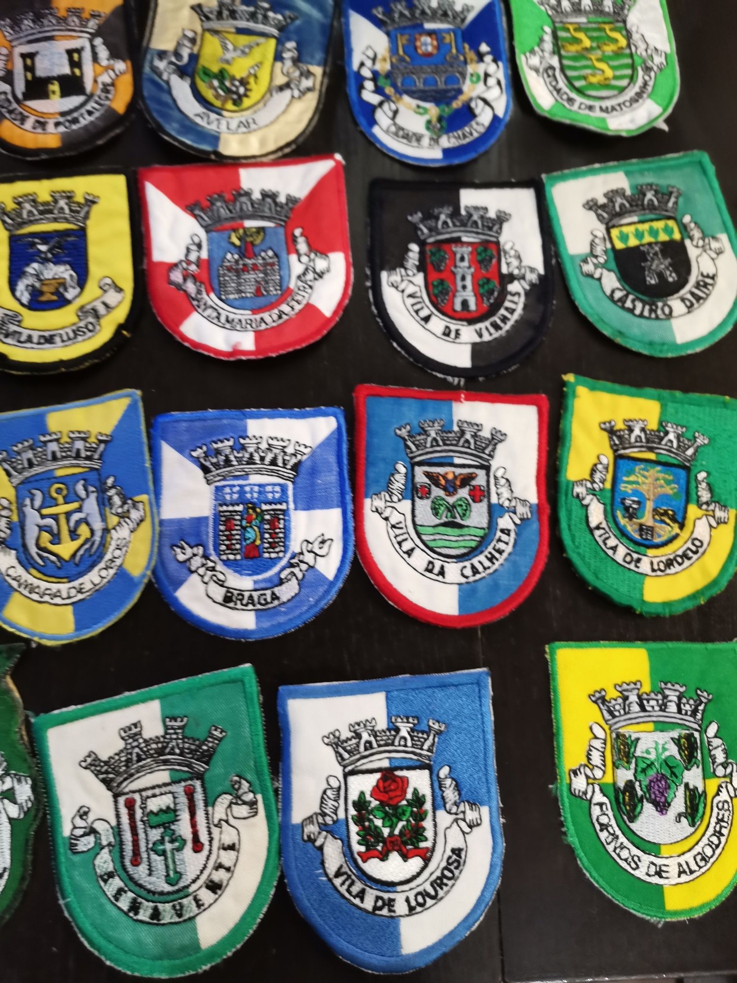 Coleção de emblemas bordados