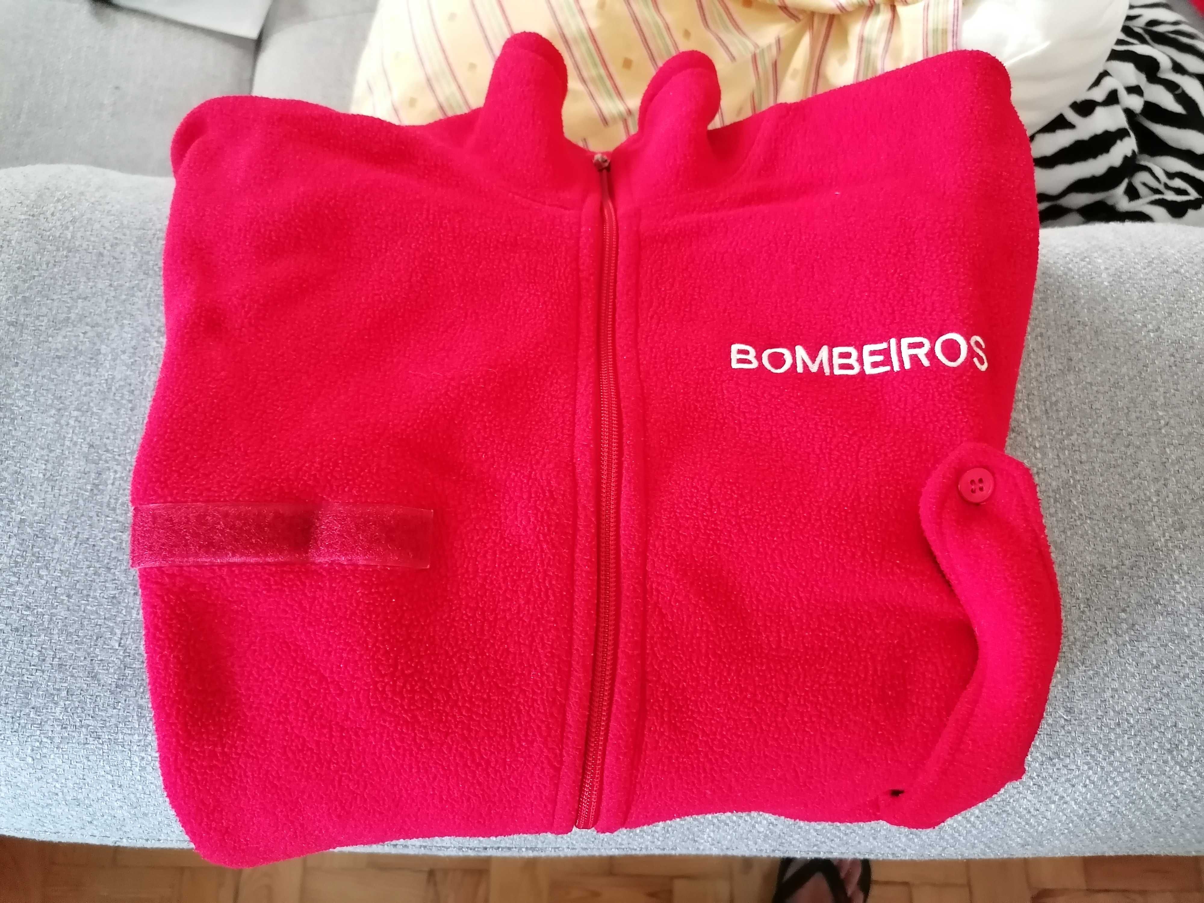 Equipamento farda bombeiro e nadador salvador