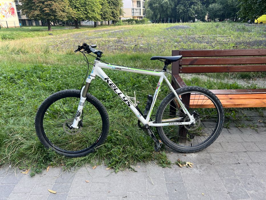 Велосипед kellys з вилкою fox