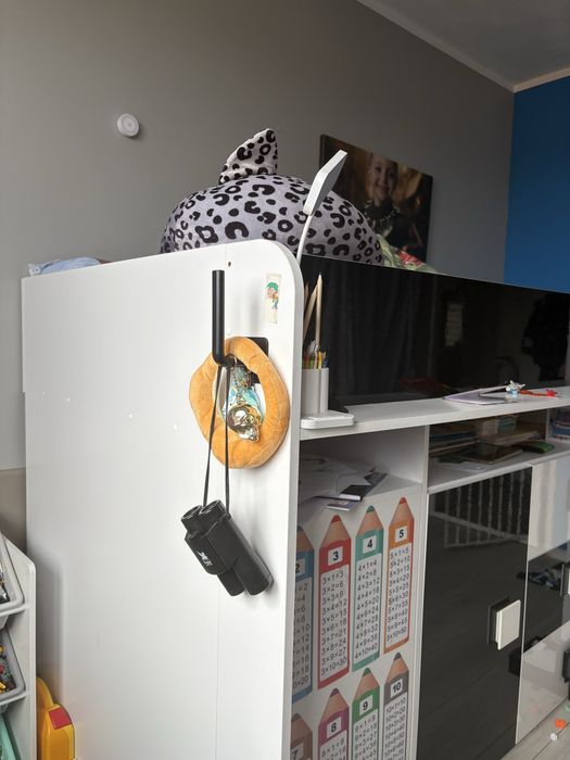 Łóżko piętrowe z biurkiem