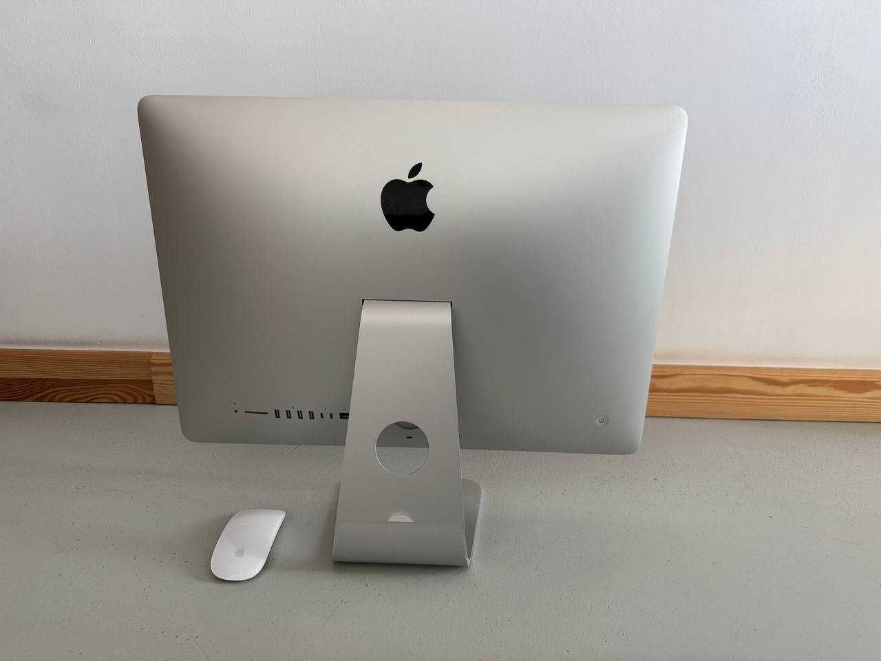Apple iMac 21,5' (SSD 256 GB, i3, Radeon Pro 555X) 2020