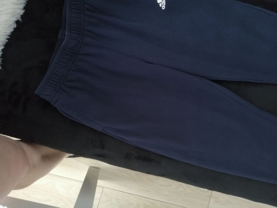 Spodnie dresowe Adidas gratis koszulka sportowa Kipsta