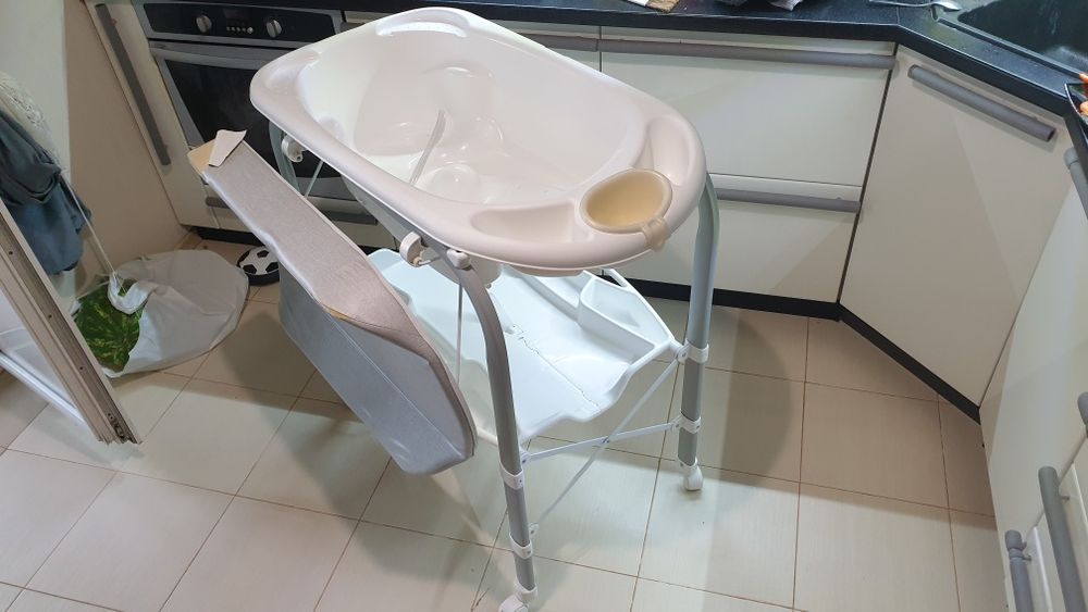 Продам пеленальний столик з ванночкою CAM CAMBIO