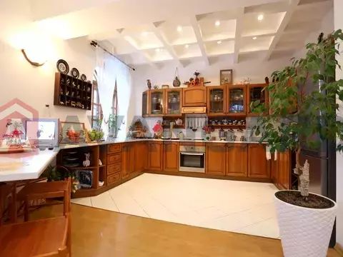 Продам 5 комн кв в Центре 99000$ c ремонтом