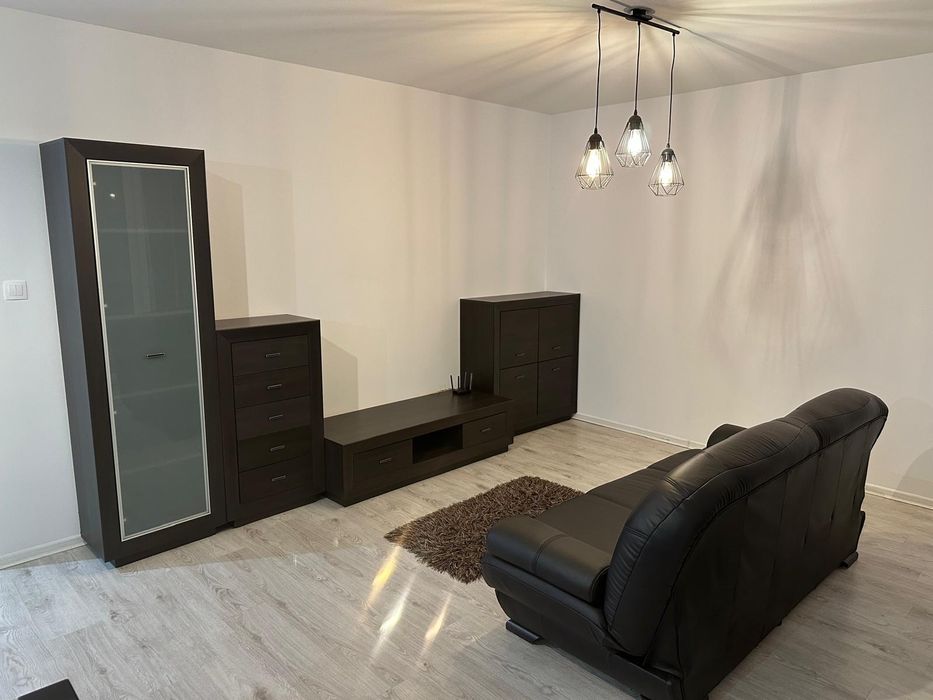 Wynajmę mieszkanie M-6 oś. Władysława 4 pokoje