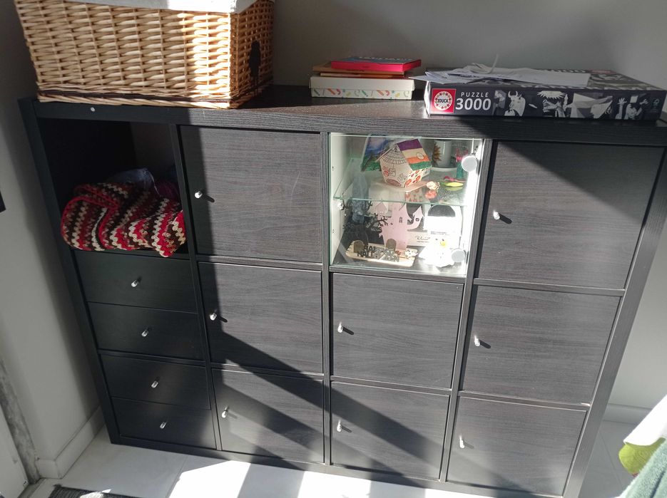 Estante Kallax com portas