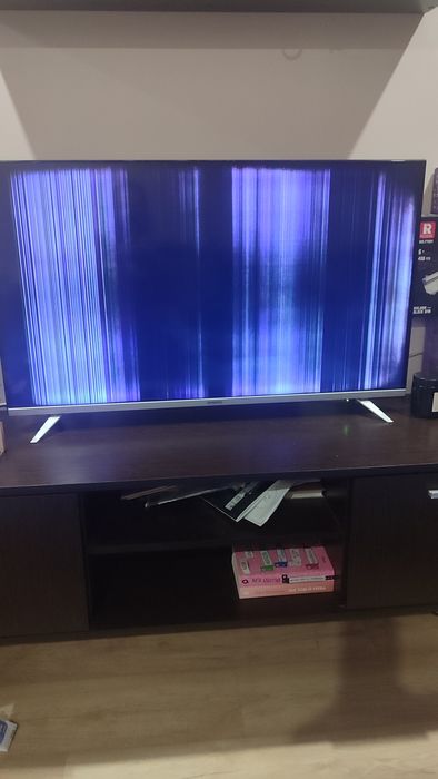 Продам на запчастини телевізор SKYWORTH  не працює екран