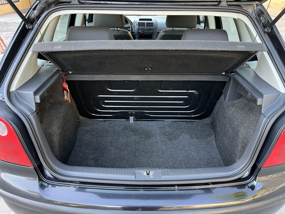 Продам Volkswagen Polo 1,2 бензин 2003 року!