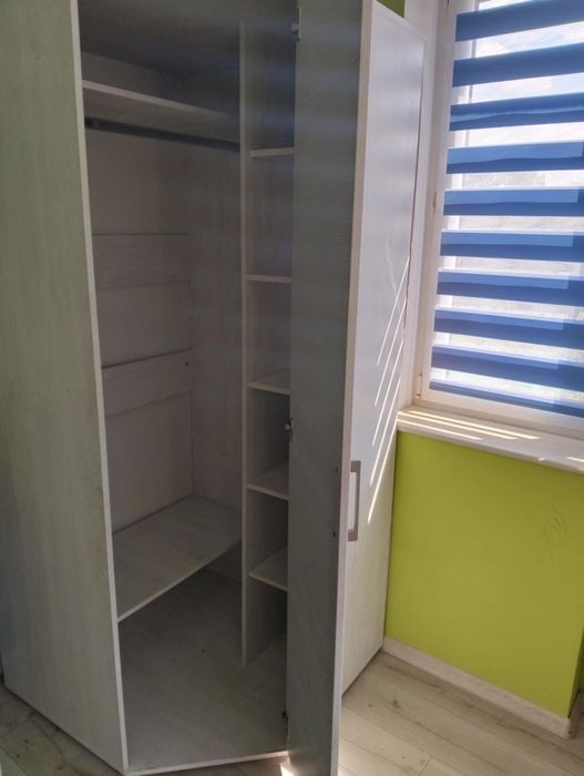 Komplet mebli do pokoju dziecięcego