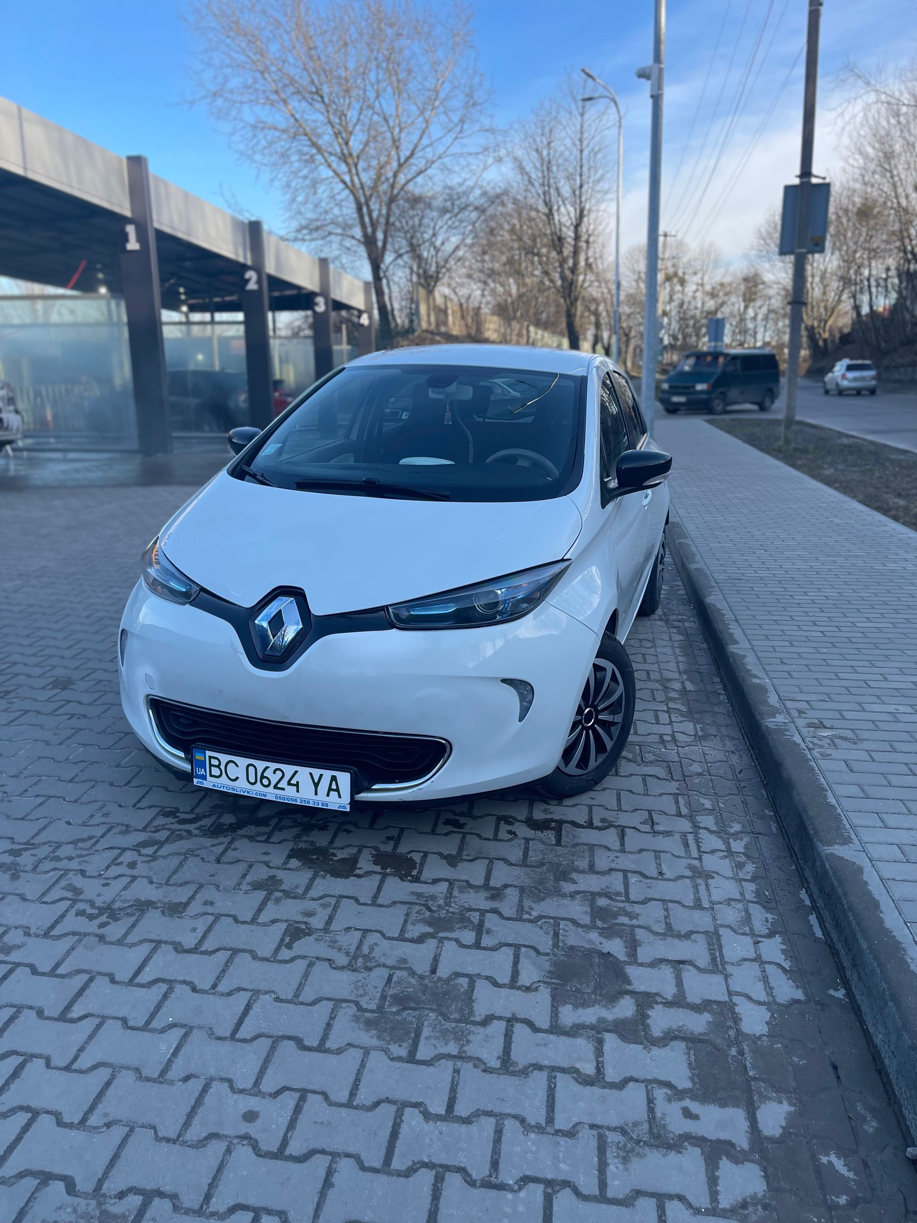 Електроавтомобіль Renault zoe 2016