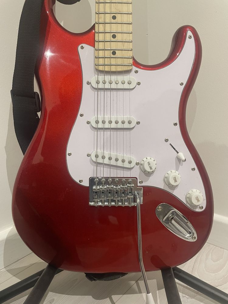 Guitarra Harley Benton c/ extras