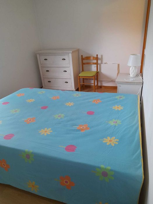 Quarto com Casa de Banho