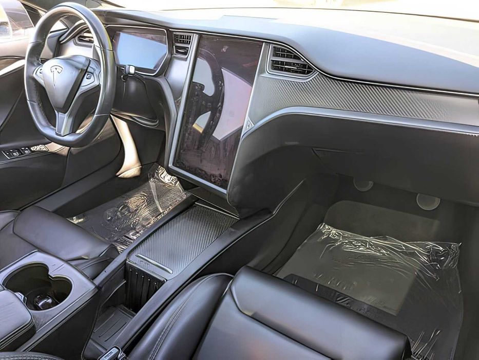 Tesla Model S      2018