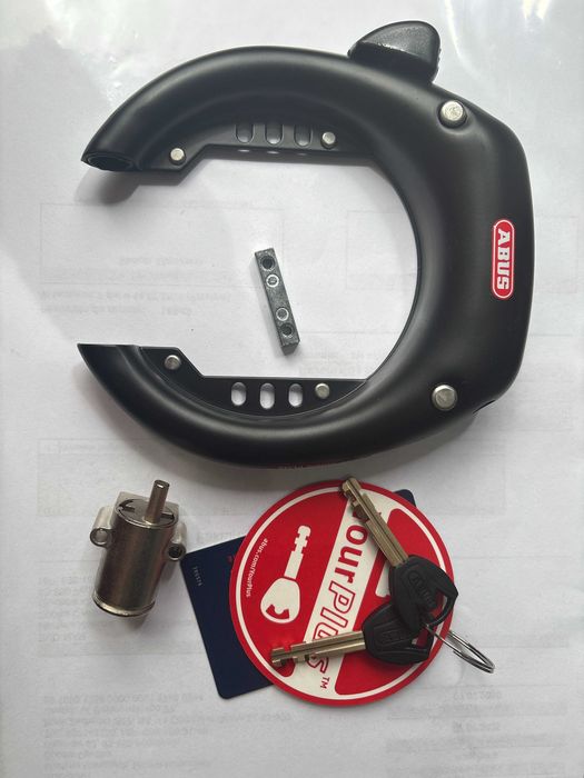 Blokada tylnego koła ABUS + zamek baterii Bosch Powertube