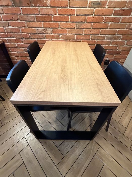 Stół +4 krzesla stalowe nogi