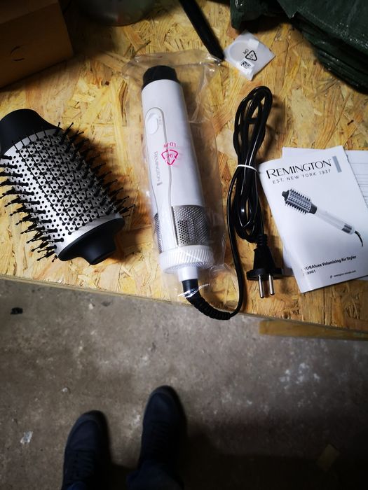 Lokuwko-suszarka Remington HydraLuxe