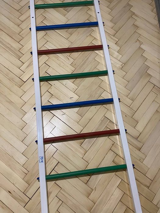 Шведська стінка з турніком, станком для пресу і брусьями