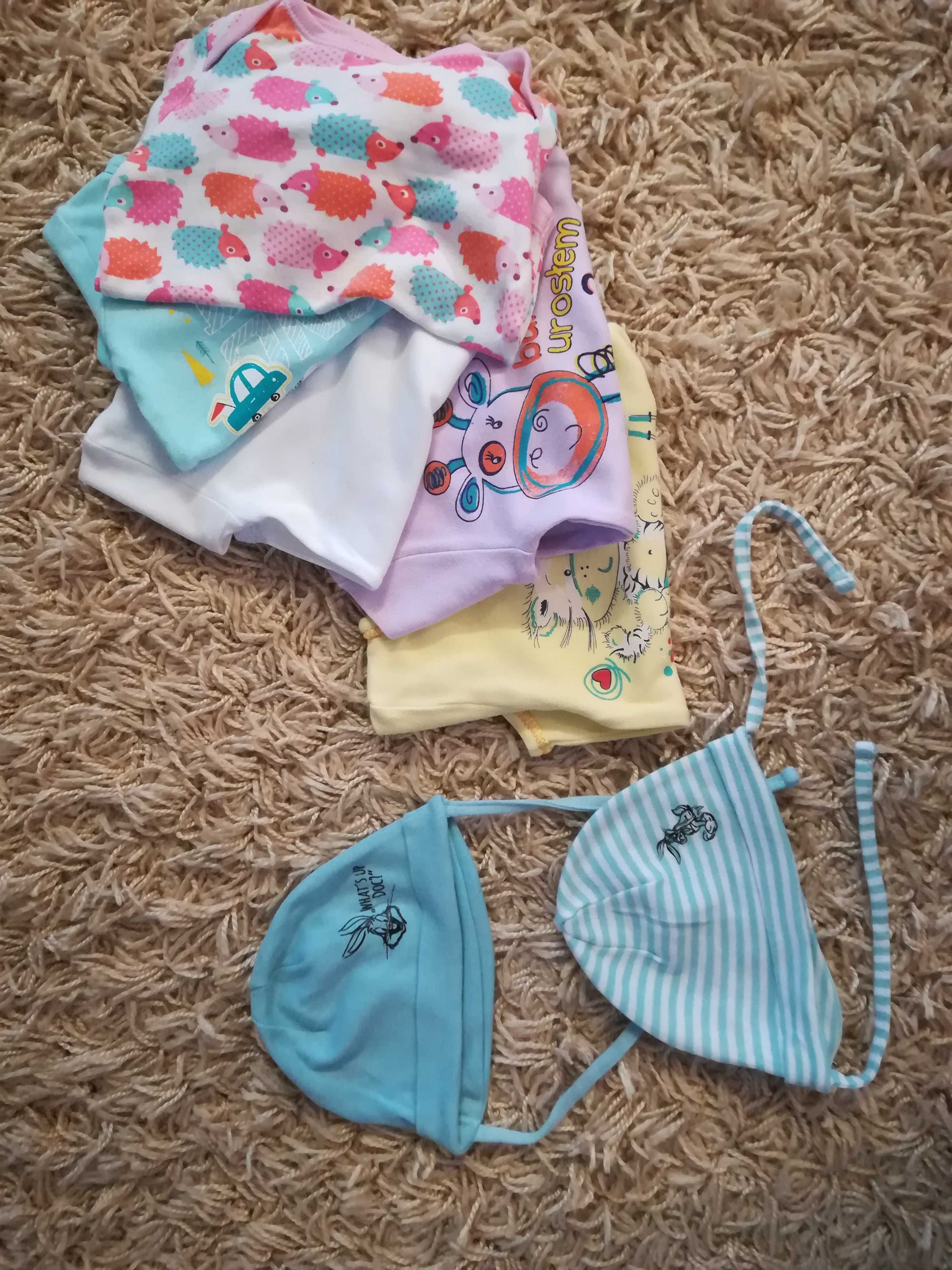 Body rozmiar 68 - 7 szt. + 2 czapeczki + spodnie.