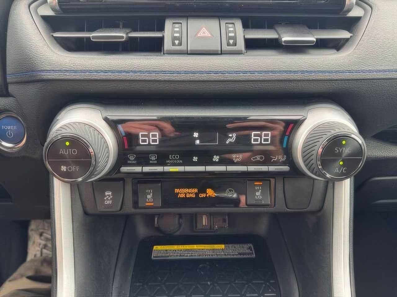 Toyota RAV4 Hybrid XSE 2021